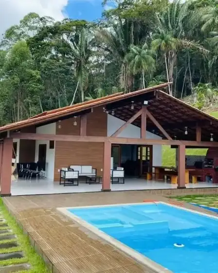 Casa de campo construída com um dos projetos